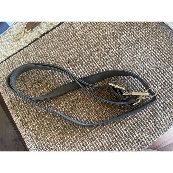 Gray purse crossbody strap with gold hardware - Picture 2 of 10